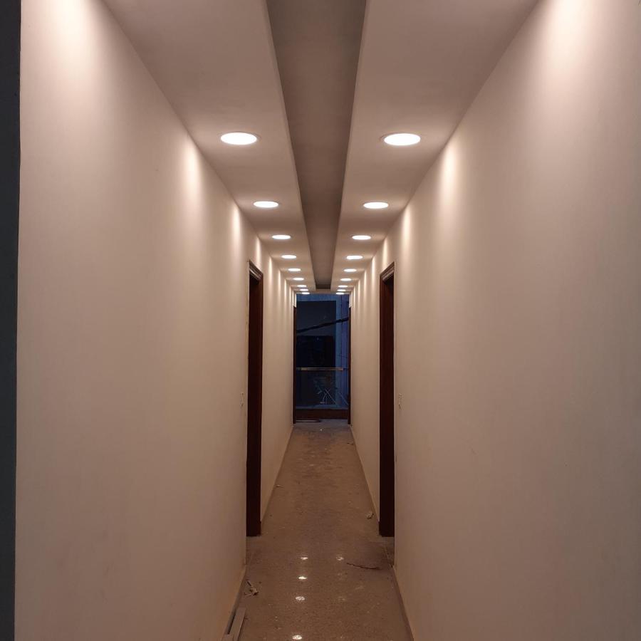 Triom Hotel Delhi  Eksteriør billede
