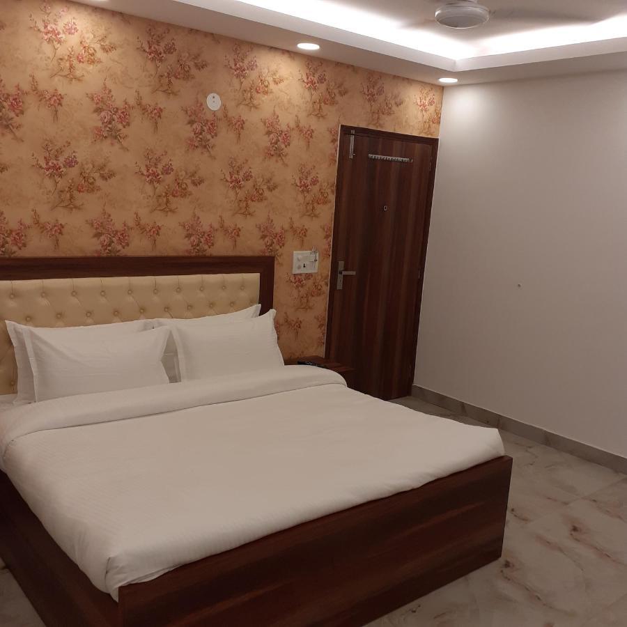 Triom Hotel Delhi  Eksteriør billede