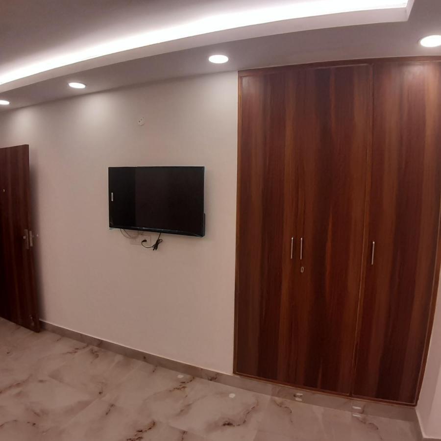 Triom Hotel Delhi  Eksteriør billede